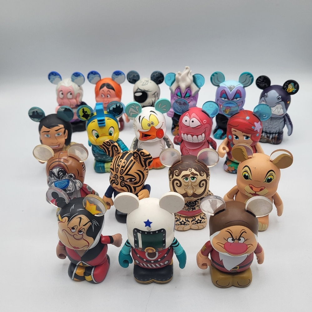 DISNEY Vinylmation Lot of 18. Little Mermaid, Ursula, Ariel Sebastien, Flounder